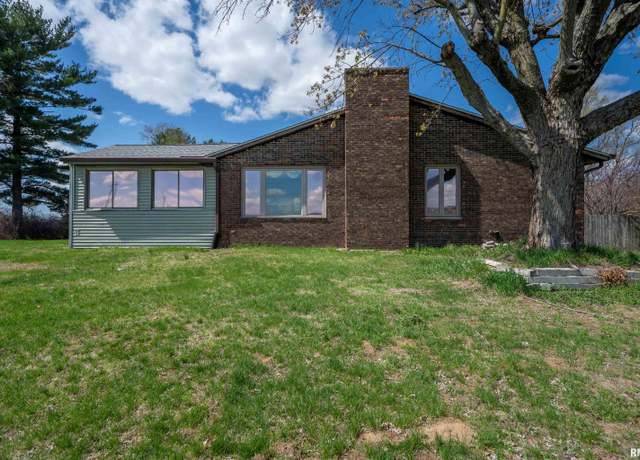 Property at 1425 Spring Bay Rd, East Peoria, IL 61611, 3 beds, 2.5 baths