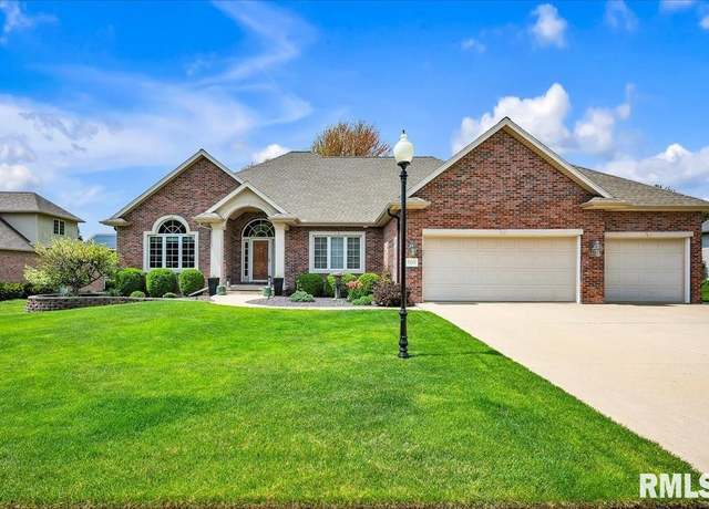 Property at 7215 N Wescott Ct, Peoria, IL 61615, 4 beds, 3.5 baths