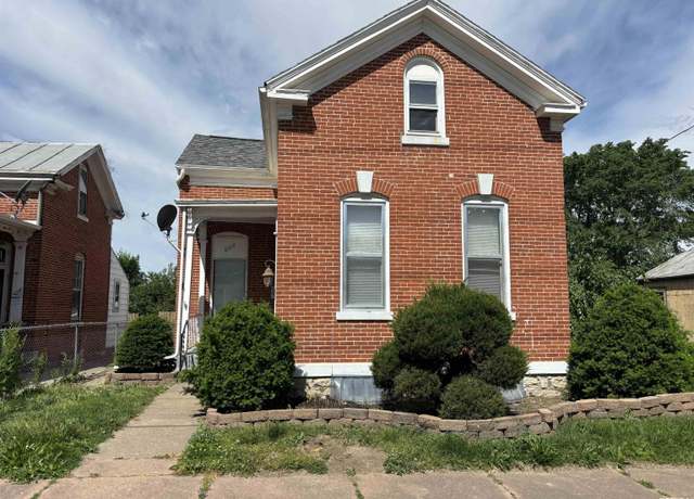 Property at 606 S 6th St, Quincy, IL 62301, 4 beds, 1 bath