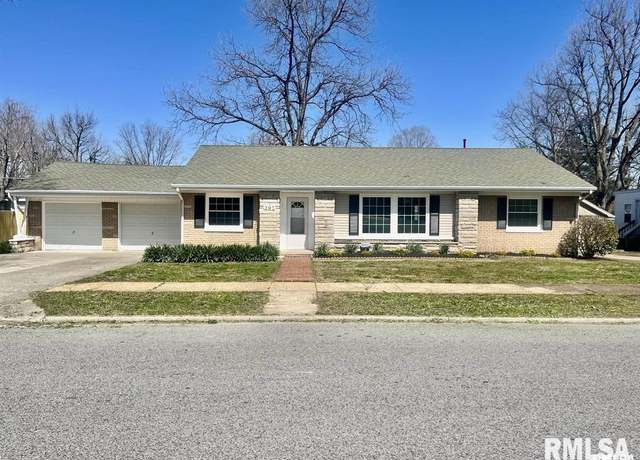 Property at 207 W 12th St, Metropolis, IL 62960, 3 beds, 2 baths