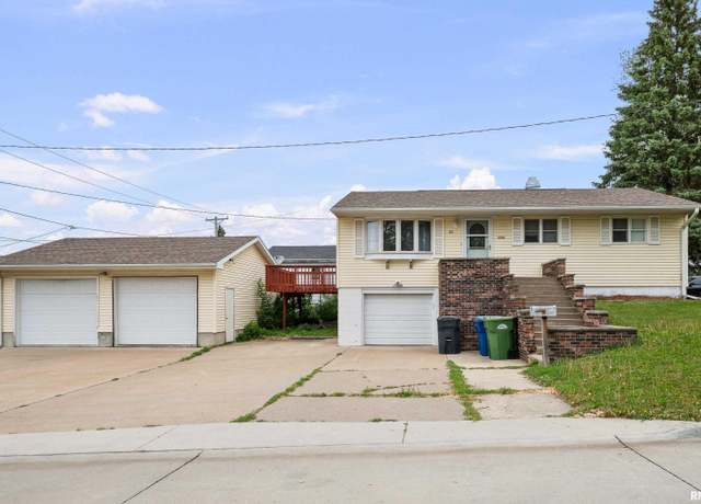 Property at 1206 10th Avenue North, Clinton, IA 52732, 3 beds, 1 bath