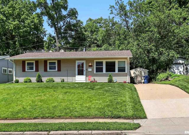Property at 1530 Spring St, Davenport, IA 52803, 3 beds, 1 bath