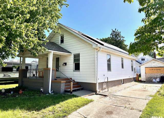 Property at 440 S Sandy St, Jacksonville, IL 62650, 2 beds, 1 bath