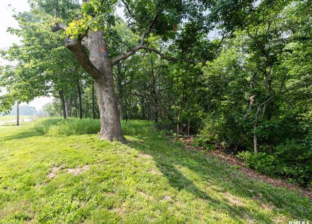 Property at 3041 Zion Oaks Rd, Pekin, IL 61554