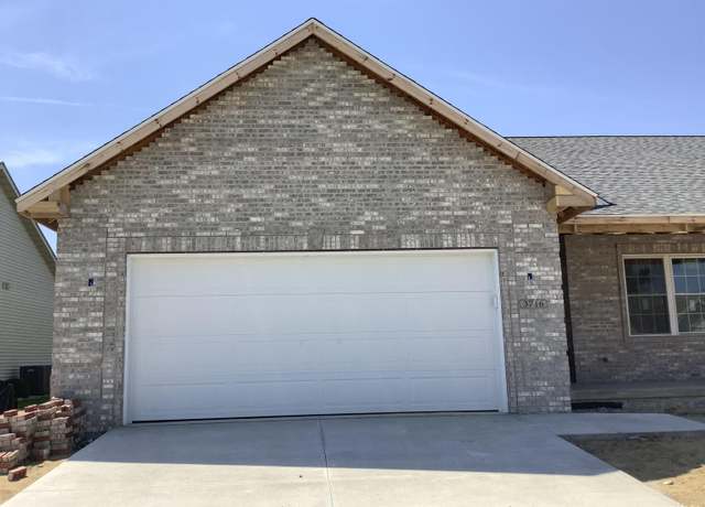 Property at 3716 W Eagle Point Dr, Peoria, IL 61615, 2 beds, 2 baths