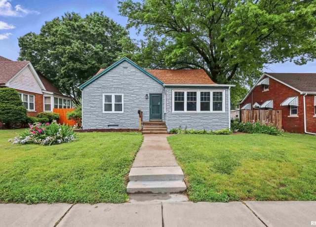 Property at 1532 W High St, Davenport, IA 52804, 4 beds, 2 baths