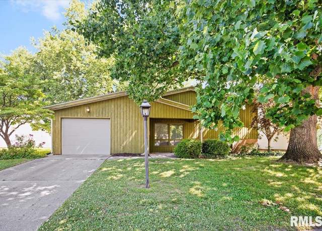 Property at 2357 Grinnell Dr, Springfield, IL 62704, 3 beds, 2 baths