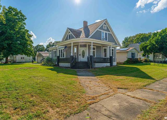 Property at 929 Decatur St, Lincoln, IL 62656, 3 beds, 2 baths