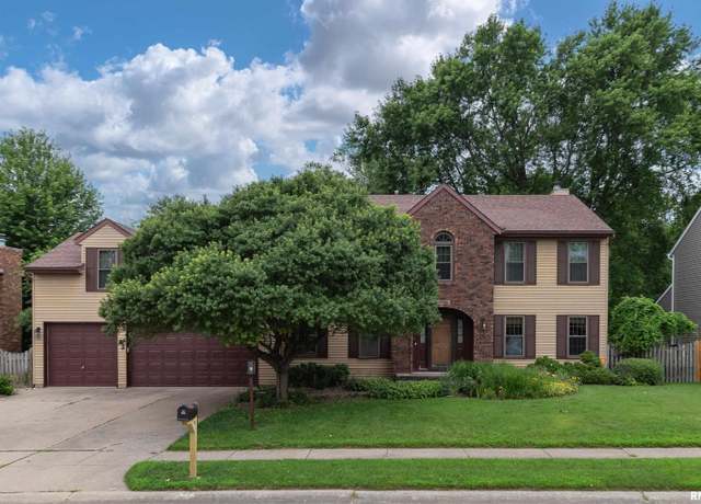 Property at 4490 Hamilton Dr, Bettendorf, IA 52722, 6 beds, 3.5 baths