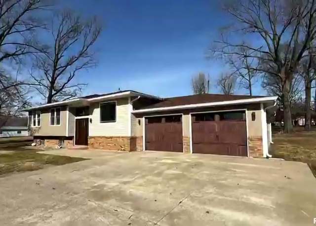 Property at 1511 E Cleveland St, West Frankfort, IL 62896, 4 beds, 2 baths