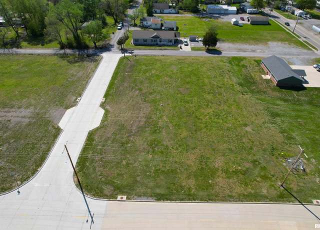 Property at 200 Ogara St, Harrisburg, IL 62896