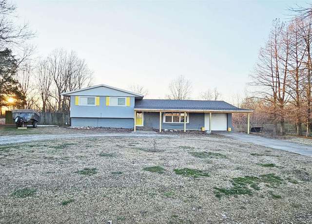 Property at 215 Valley Rd, Mounds, IL 62964, 2 beds, 2.5 baths