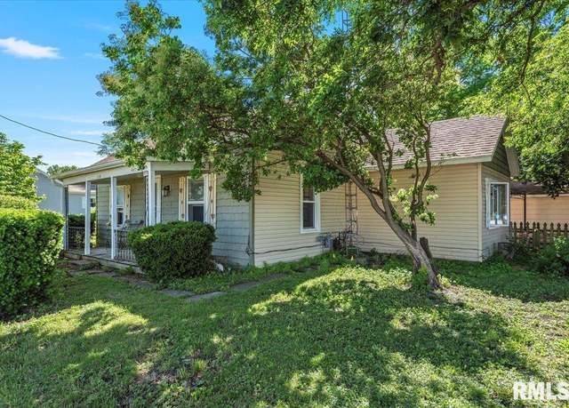Property at 213 West St, Franklin, IL 62638, 2 beds, 1 bath