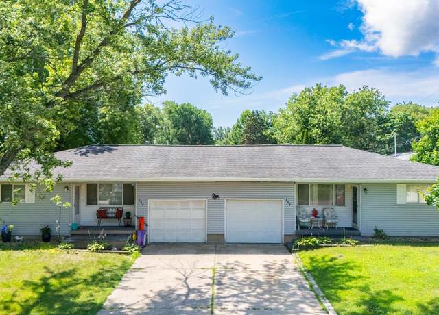 Property at 426 Smith St, Creve Coeur, IL 61610, 4 beds, 2 baths