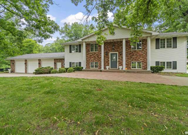 Property at 201 E Lake Shore Dr, Edelstein, IL 61526, 3 beds, 2 baths