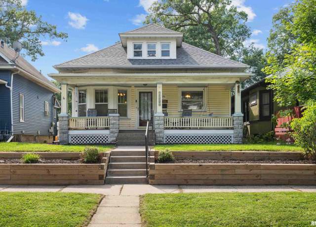 Property at 1534 29 1/2 St, Rock Island, IL 61201, 2 beds, 2 baths
