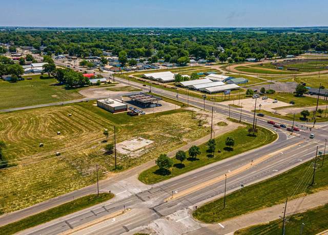 Property at 1020 N Postville Dr, Lincoln, IL 62656