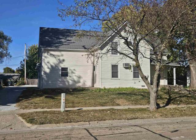 Property at 510 2nd St, De Witt, IA 52742, 4 beds, 3 baths