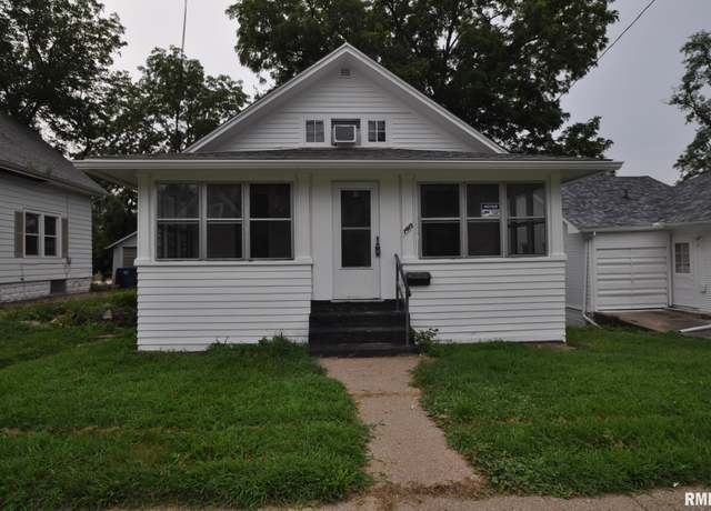 Property at 1815 Belle Ave, Davenport, IA 52803, 2 beds, 1 bath