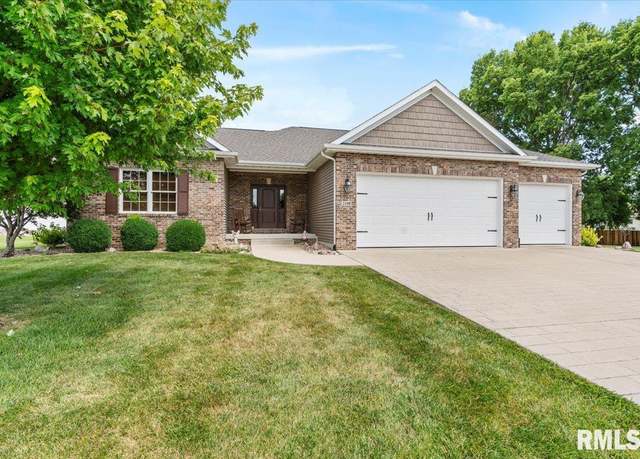 Property at 2100 West Road Dr, Springfield, IL 62711, 3 beds, 2 baths