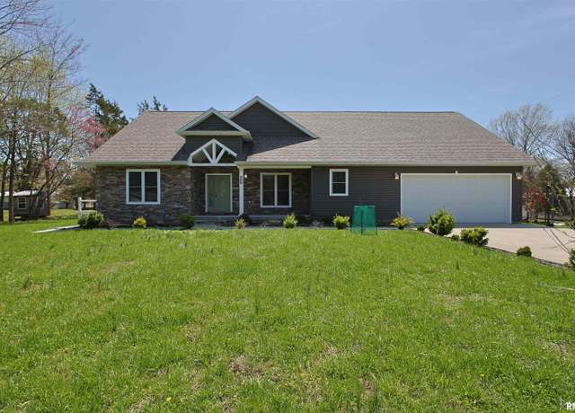 Property at 11775 Ridgewood Dr, Marion, IL 62959, 3 beds, 2 baths