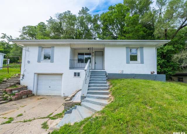 Property at 145 Maywood Ave, Creve Coeur, IL 61610, 4 beds, 1.5 baths