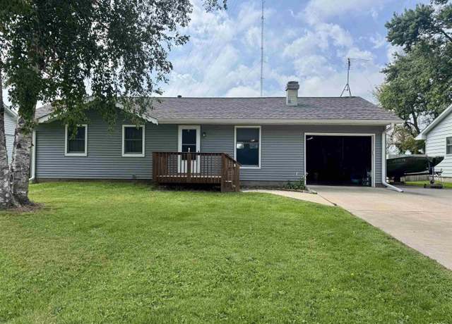 Property at 861 14th Street Northwest, Clinton, IA 52732, 3 beds, 2 baths