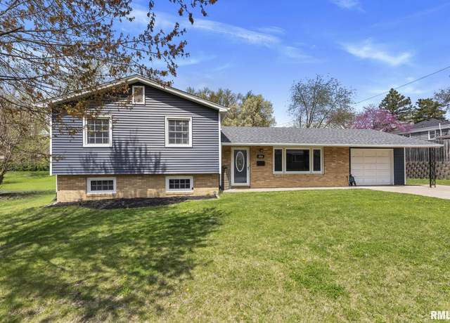 Property at 1524 Hickory Ln, Bettendorf, IA 52722, 3 beds, 2 baths