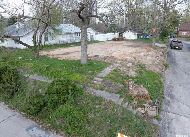 Property at 704 N 8th St, Mt Vernon, IL 62884