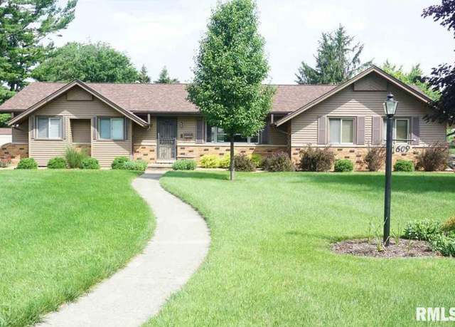 Property at 609 W Cody Ct, Peoria, IL 61614, 3 beds, 2.5 baths