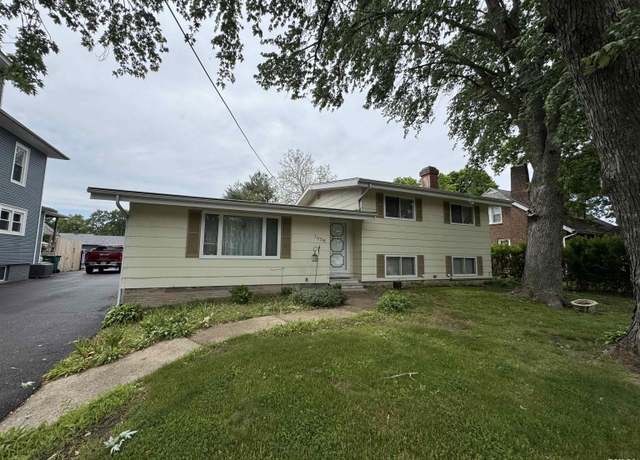 Property at 1628 N Seminary St, Galesburg, IL 61401, 3 beds, 3 baths