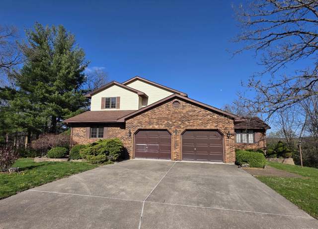 Property at 14098 Aspen Dr, Carlinville, IL 62626, 4 beds, 3.5 baths