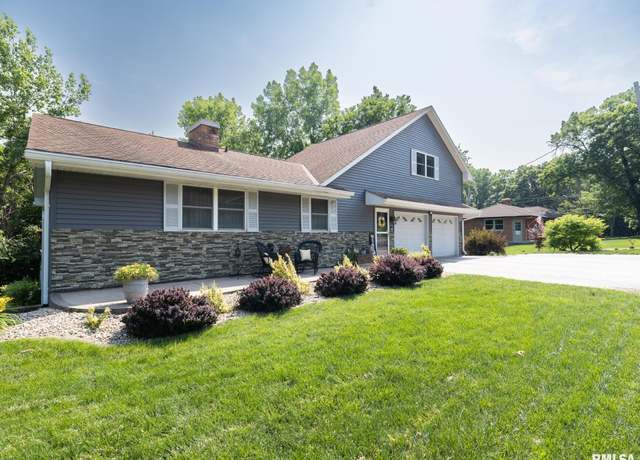 Property at 2010 E Paris Ave, Peoria, IL 61614, 4 beds, 3 baths