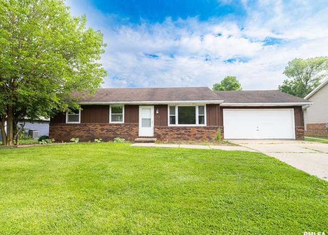 Property at 602 Manor Dr, Metamora, IL 61548, 3 beds, 1.5 baths