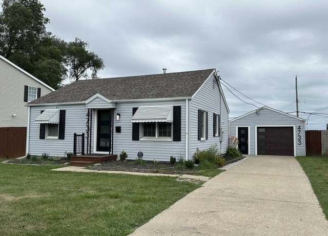 Property at 4733 N Edgebrook Dr, Peoria, IL 61614, 2 beds, 1 bath