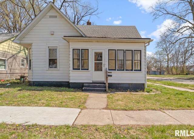 Property at 1030 S 15th St, Springfield, IL 62703, 2 beds, 1 bath