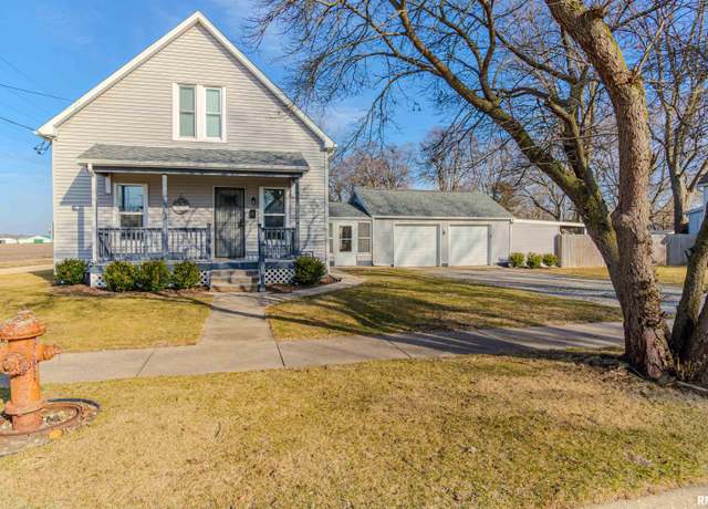Property at 979 N 5th Ave, Canton, IL 61520, 3 beds, 2.5 baths