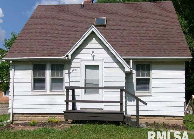 Property at 2013 Meadow Ave, East Peoria, IL 61611, 3 beds, 2 baths