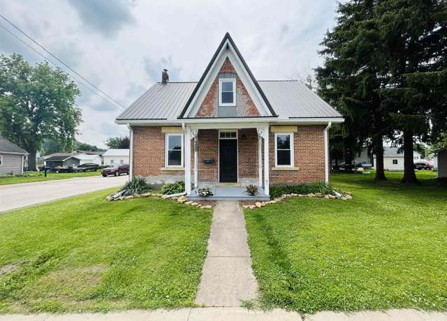 Property at 406 S 3rd St, Bellevue, IA 52031, 3 beds, 1.5 baths