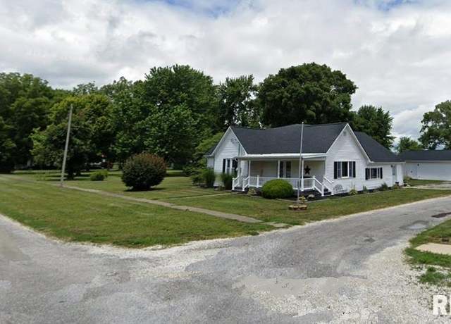 Property at 102 W Grand St, Modesto, IL 62667, 4 beds, 2 baths