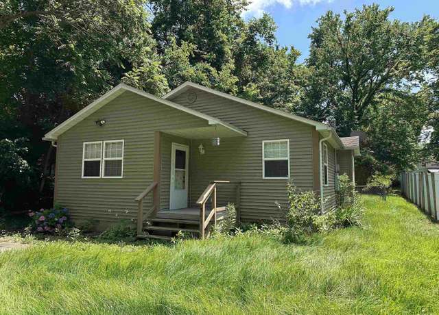 Property at 511 W Rigdon St, Carbondale, IL 62901, 3 beds, 1 bath