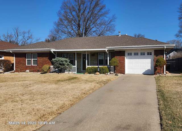 Property at 311 W Northridge Ln, Peoria, IL 61614, 2 beds, 1 bath