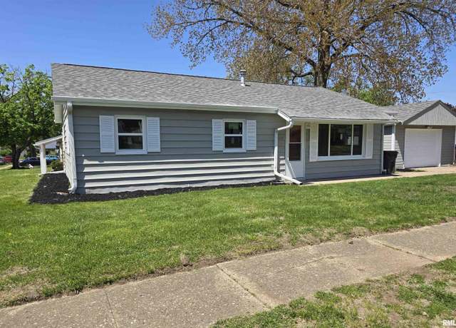 Property at 1101 N 15th St, Pekin, IL 61554, 3 beds, 1 bath