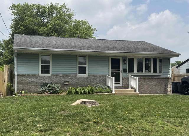 Property at 417 Edgewood Dr, Pekin, IL 61554, 3 beds, 1 bath