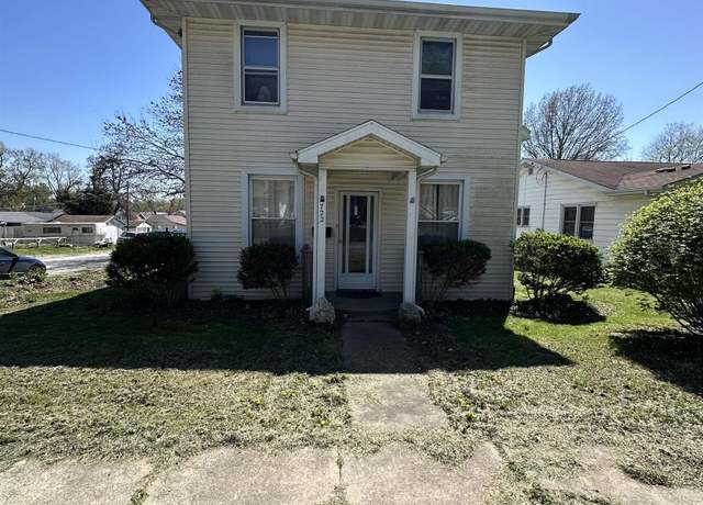 Property at 722 E Park St, Taylorville, IL 62568, 4 beds, 1.5 baths