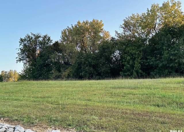 Property at 4530 Oakwood Dr, Quincy, IL 62305