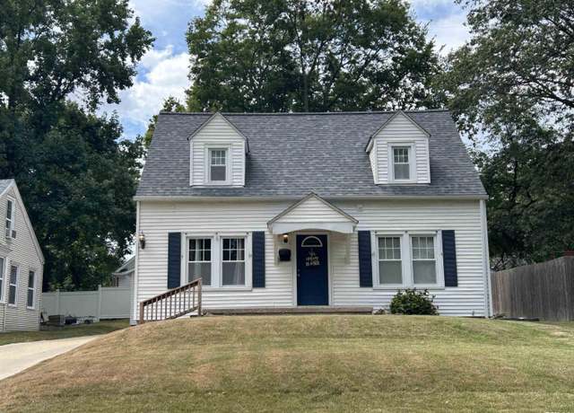 Property at 823 N College St, Salem, IL 62881, 3 beds, 2 baths