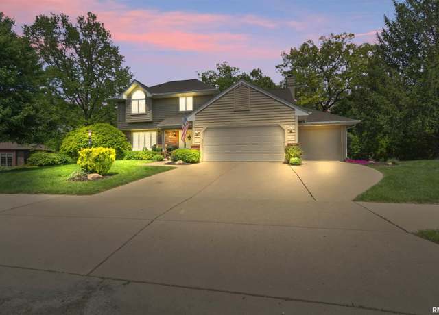 Property at 6410 N Live Oak Ct, Peoria, IL 61615, 3 beds, 3.5 baths