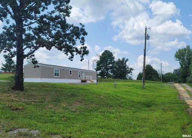 Property at 145 Cherokee Dr, Goreville, IL 62939, 3 beds, 2 baths