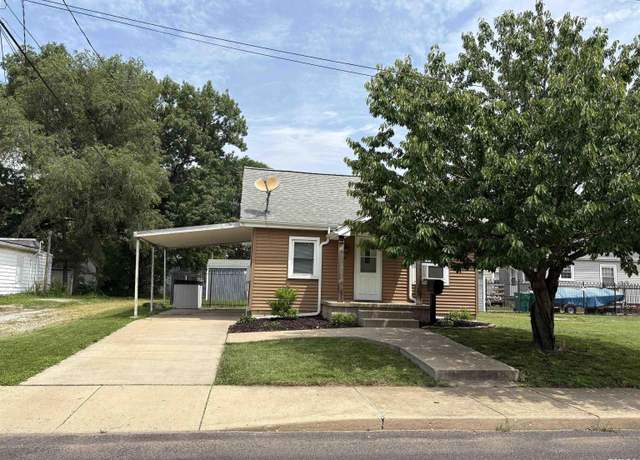 Property at 2807 W Kenwood Ave, West Peoria, IL 61604, 2 beds, 1 bath